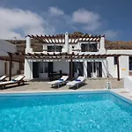 Siourdas Mykonos Willa