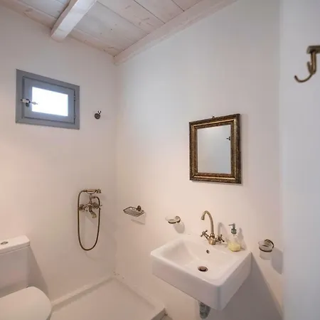 Siourdas Mykonos Vila *