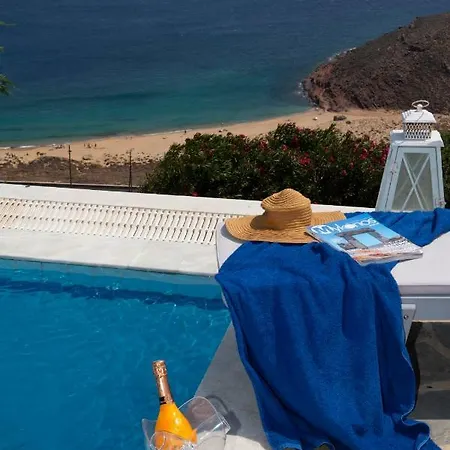 Siourdas Mykonos Villa