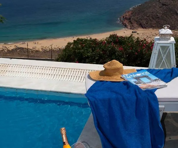 Siourdas Mykonos Villa